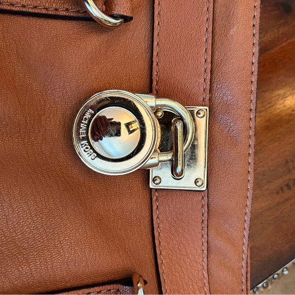 Michael Kors purse - Picture 2 of 10